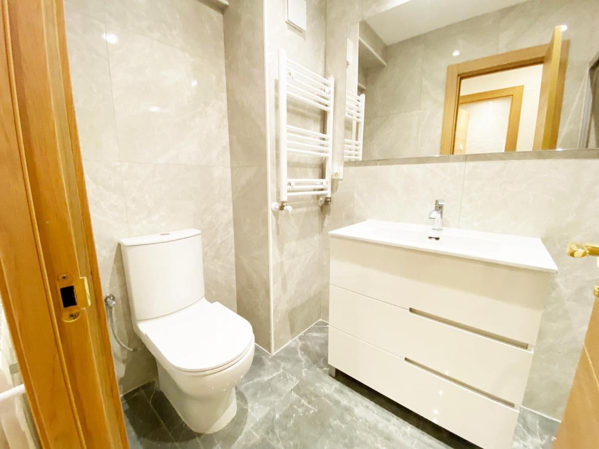 Paradise Luxurious Flat, Free Parking, 3 Double Rooms, Terrace, Jacuzzi, Fully Renovated Сан-Себастьян Экстерьер фото