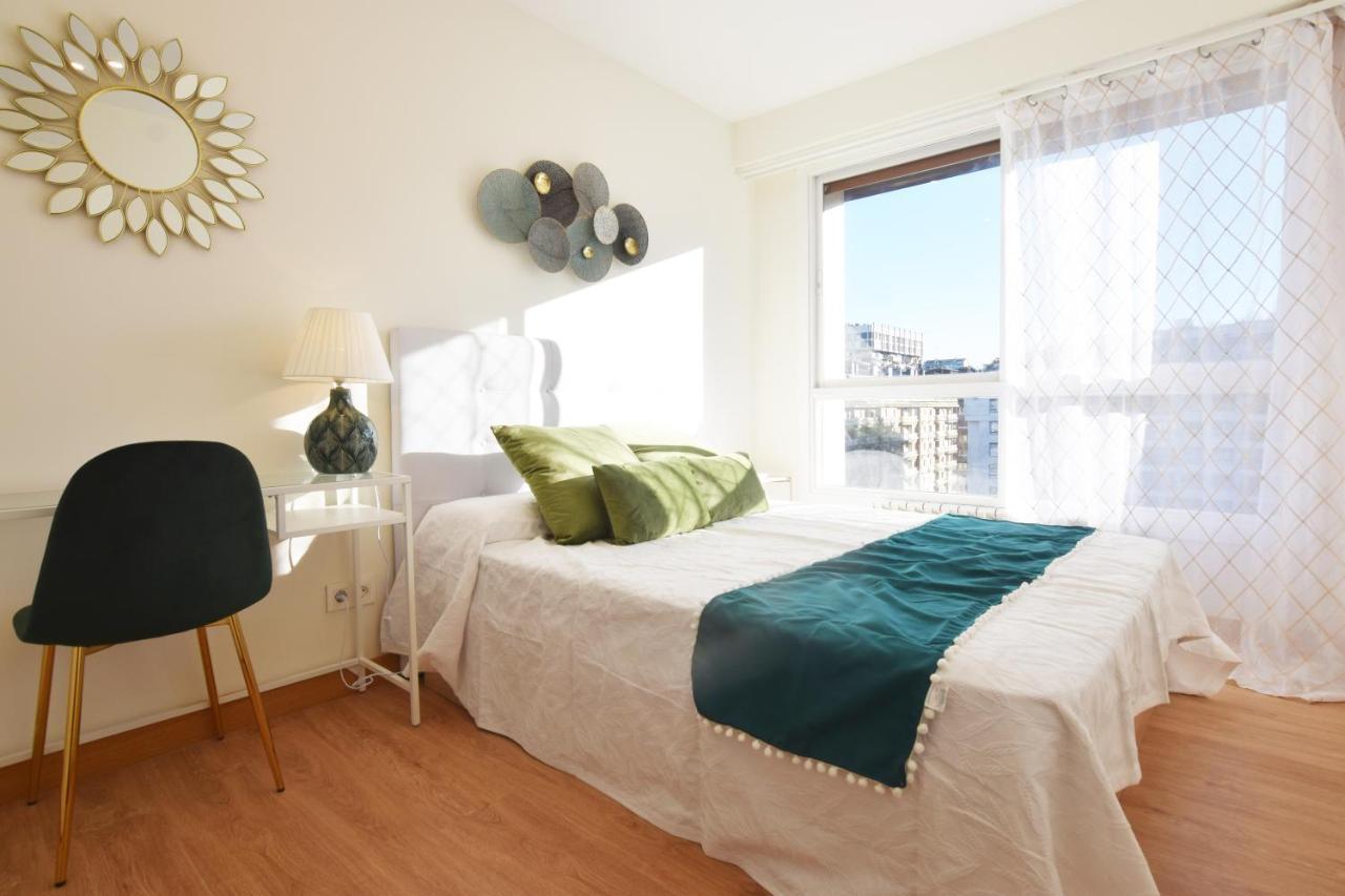 Paradise Luxurious Flat, Free Parking, 3 Double Rooms, Terrace, Jacuzzi, Fully Renovated Сан-Себастьян Экстерьер фото