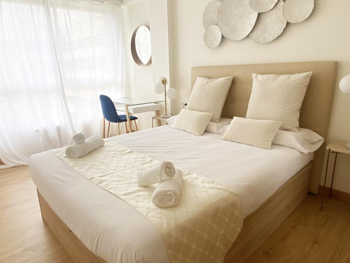 Paradise Luxurious Flat, Free Parking, 3 Double Rooms, Terrace, Jacuzzi, Fully Renovated Сан-Себастьян Экстерьер фото